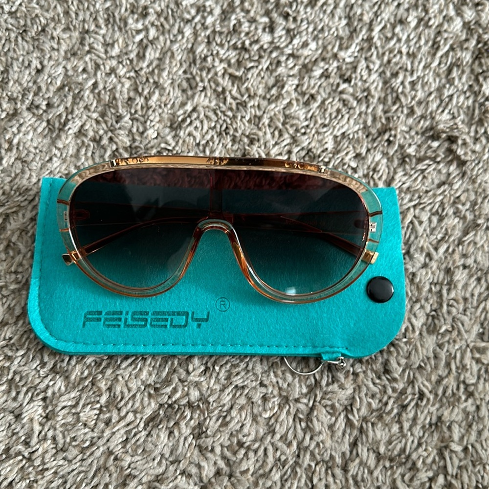 FEISEDY RETRO